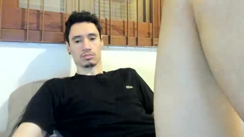 Snapshot of moderdelier chatting on February 2025 12:54:01 PM DigBreed online show from February 2025 12:54:01 PM