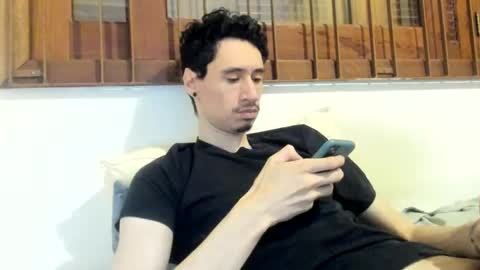 Snapshot of moderdelier chatting on March 2025 12:54:02 PM DigBreed online show from March 2025 12:54:02 PM