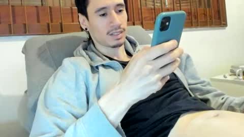 Snapshot of moderdelier chatting on September 2025 06:46:01 PM DigBreed online show from September 2025 06:46:01 PM