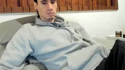 Snapshot of moderdelier chatting on October 2025 01:07:02 AM DigBreed online show from October 2025 01:07:02 AM