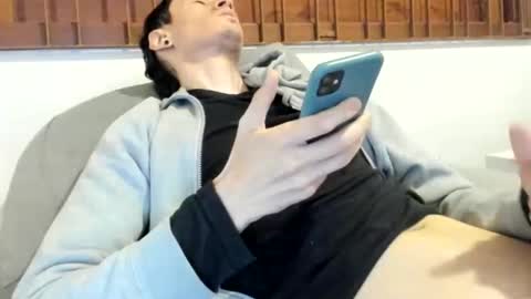 Snapshot of moderdelier chatting on October 2025 02:56:01 AM DigBreed online show from October 2025 02:56:01 AM