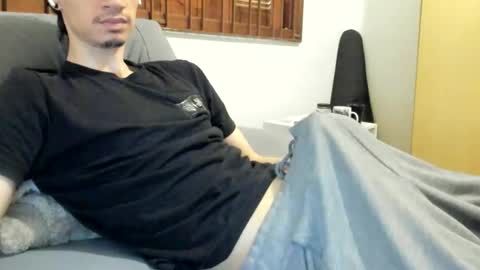 Snapshot of moderdelier chatting on November 2025 05:35:02 PM DigBreed online show from November 2025 05:35:02 PM