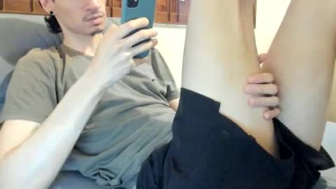 Snapshot of moderdelier chatting on November 2025 06:43:02 PM DigBreed online show from November 2025 06:43:02 PM