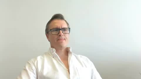 Moe online show from November 2025 08:14:01 PM