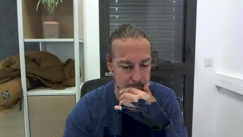 Snapshot of moi9876543210 chatting on December 2024 12:19:02 PM Julien online show from December 2024 12:19:02 PM