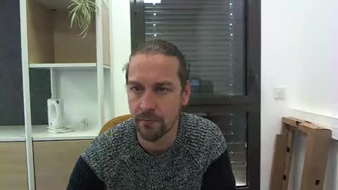 Snapshot of moi9876543210 chatting on January 2025 12:29:01 PM Julien online show from January 2025 12:29:01 PM