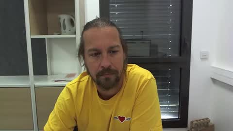 Snapshot of moi9876543210 chatting on September 2025 12:38:02 PM Julien online show from September 2025 12:38:02 PM