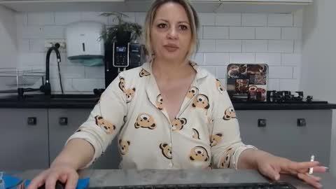 erika online show from February 2025 08:13:02 AM