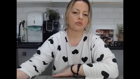 erika online show from February 2025 08:31:02 AM