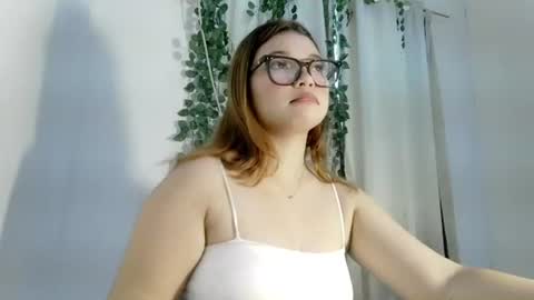 Snapshot of moleschaxxx chatting on November 2025 04:40:02 AM Jane online show from November 2025 04:40:02 AM