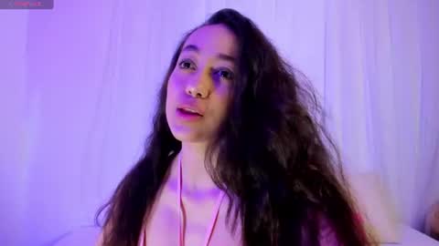 Snapshot of moll1e_ chatting on July 2026 01:58:33 AM M o L l i E online show from July 2026 01:58:33 AM