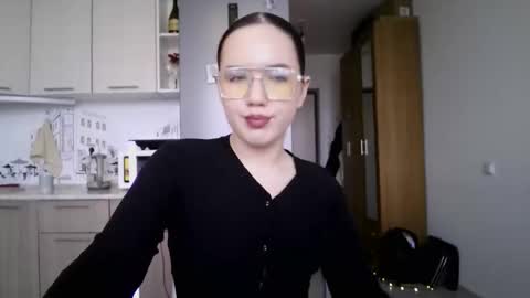 molly online show from May 2026 09:59:01 AM
