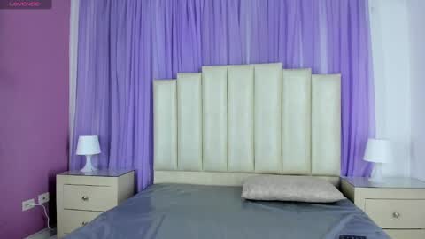 Snapshot of molliebue1 chatting on January 2025 12:09:01 PM Hey Guys Im Mollie online show from January 2025 12:09:01 PM