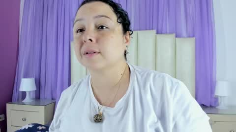 Snapshot of molliebue1 chatting on January 2025 12:15:01 PM Hey Guys Im Mollie online show from January 2025 12:15:01 PM