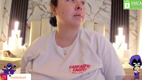 Snapshot of molliebue1 chatting on February 2025 12:19:02 PM Hey Guys Im Mollie online show from February 2025 12:19:02 PM