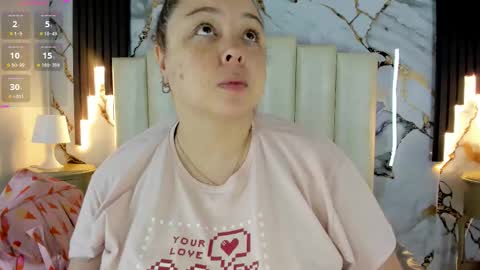 Snapshot of molliebue1 chatting on October 2025 12:16:01 PM Hey Guys Im Mollie online show from October 2025 12:16:01 PM