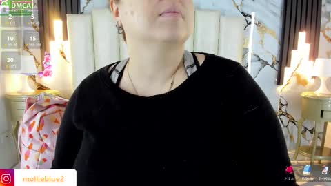 Snapshot of molliebue1 chatting on October 2025 12:45:02 PM Hey Guys Im Mollie online show from October 2025 12:45:02 PM