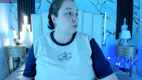 Snapshot of molliebue1 chatting on November 2025 12:26:01 PM Hey Guys Im Mollie online show from November 2025 12:26:01 PM