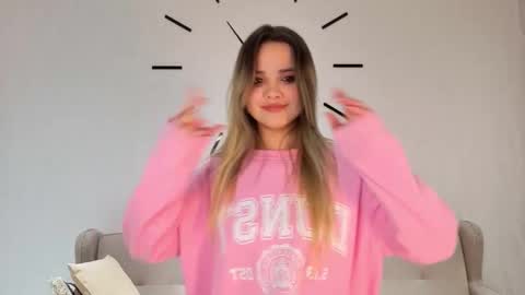 Snapshot of molliedeases chatting on October 2025 06:21:01 PM Kate online show from October 2025 06:21:01 PM