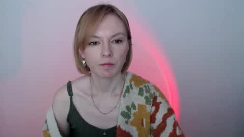 mollilove online show from May 2026 06:54:02 AM
