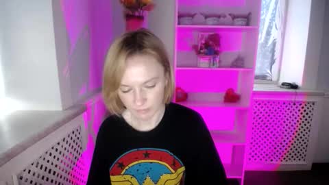 mollilove online show from May 2026 10:00:01 AM