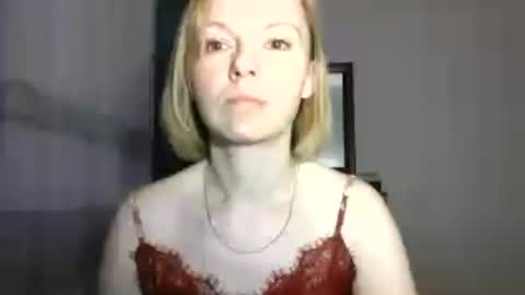 mollilove online show from June 2026 05:56:02 PM
