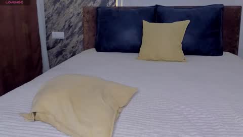 Snapshot of molly__vibes chatting on November 2025 09:10:02 AM Molly online show from November 2025 09:10:02 AM