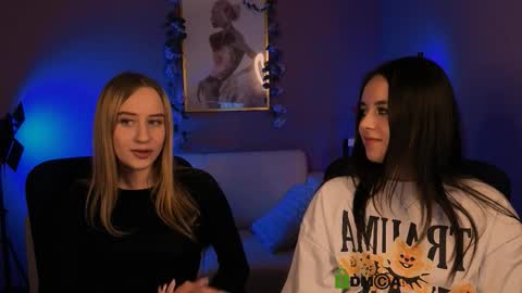 Snapshot of molly_lesser chatting on December 2025 03:51:02 PM molly_lesser online show from December 2025 03:51:02 PM