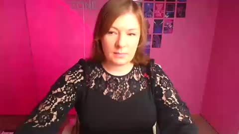 Molly online show from November 2025 12:38:01 PM