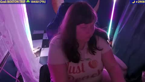 Snapshot of molly_moons chatting on September 2025 03:18:02 AM molly_moons online show from September 2025 03:18:02 AM