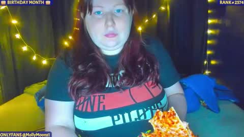 Snapshot of molly_moons chatting on December 2025 09:42:01 PM molly_moons online show from December 2025 09:42:01 PM