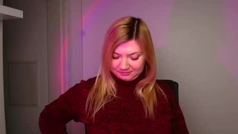 Snapshot of molly_moree chatting on January 2025 03:15:01 PM Molly online show from January 2025 03:15:01 PM