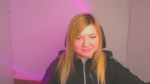 Snapshot of molly_moree chatting on January 2025 03:18:02 PM Molly online show from January 2025 03:18:02 PM