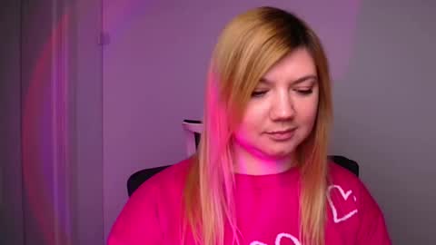 Snapshot of molly_moree chatting on January 2025 12:31:01 PM Molly online show from January 2025 12:31:01 PM