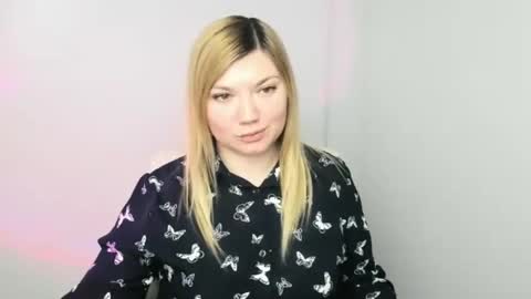 Snapshot of molly_moree chatting on January 2025 03:32:02 PM Molly online show from January 2025 03:32:02 PM