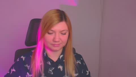 Snapshot of molly_moree chatting on January 2025 12:39:01 PM Molly online show from January 2025 12:39:01 PM