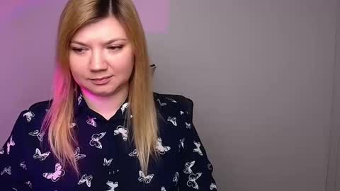 Snapshot of molly_moree chatting on February 2025 12:22:02 PM Molly online show from February 2025 12:22:02 PM