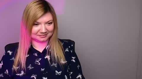 Snapshot of molly_moree chatting on February 2025 03:26:01 PM Molly online show from February 2025 03:26:01 PM