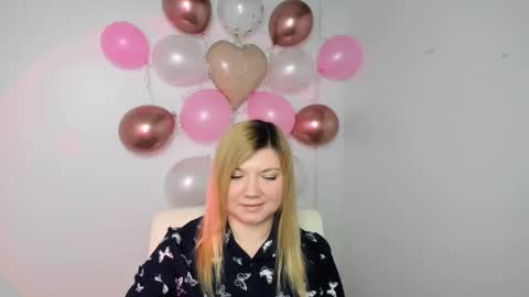 Snapshot of molly_moree chatting on February 2025 12:58:02 PM Molly online show from February 2025 12:58:02 PM