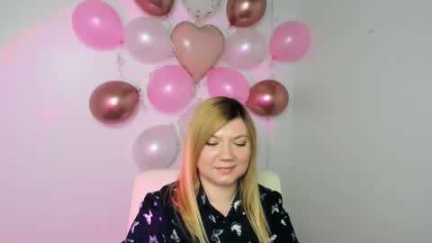 Snapshot of molly_moree chatting on February 2025 04:11:02 PM Molly online show from February 2025 04:11:02 PM