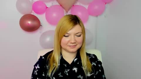 Snapshot of molly_moree chatting on February 2025 04:10:02 PM Molly online show from February 2025 04:10:02 PM