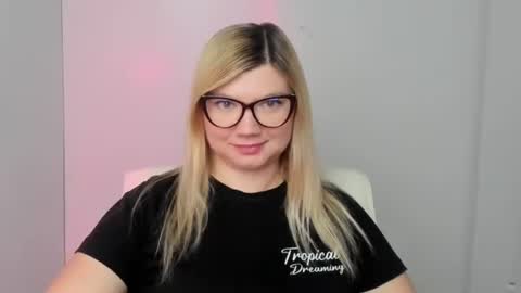 Snapshot of molly_moree chatting on September 2025 11:45:02 AM Molly online show from September 2025 11:45:02 AM