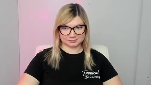 Snapshot of molly_moree chatting on September 2025 11:58:01 AM Molly online show from September 2025 11:58:01 AM