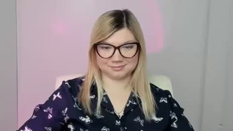 Snapshot of molly_moree chatting on October 2025 05:41:02 AM Molly online show from October 2025 05:41:02 AM