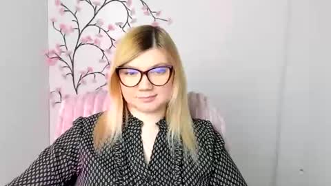 Molly online show from February 2026 01:36:01 PM