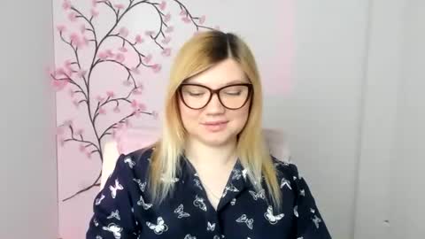 Molly online show from March 2026 12:32:02 PM