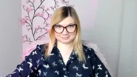 Molly online show from April 2026 11:39:02 AM