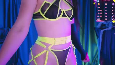 Snapshot of molly_phoenix chatting on December 2025 06:28:01 PM Molly online show from December 2025 06:28:01 PM