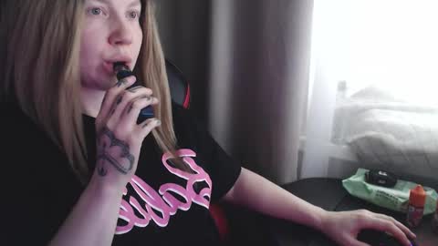 I have new photos come and see with love Molly online show from November 2025 10:03:02 AM