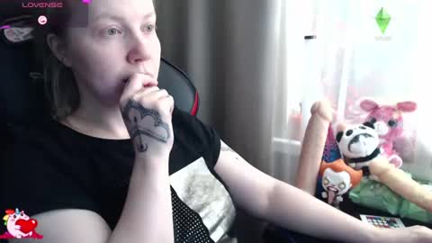 Snapshot of molly_royse chatting on June 2026 08:01:02 AM I have new photos come and see with love Molly online show from June 2026 08:01:02 AM